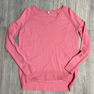 Gap pink v-neck sweater in size small.